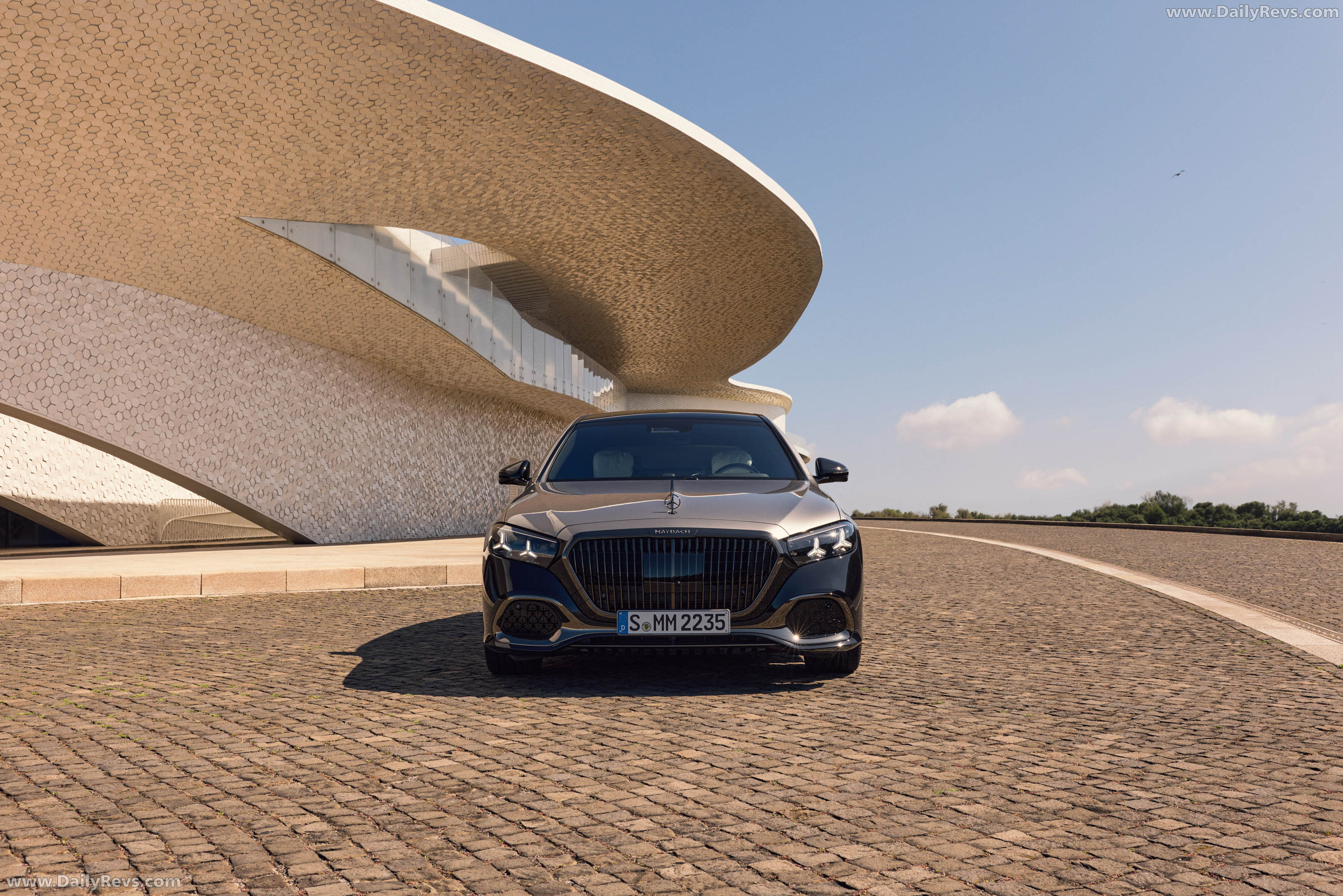 2027 Mercedes-Maybach S 580 Night Series Front View