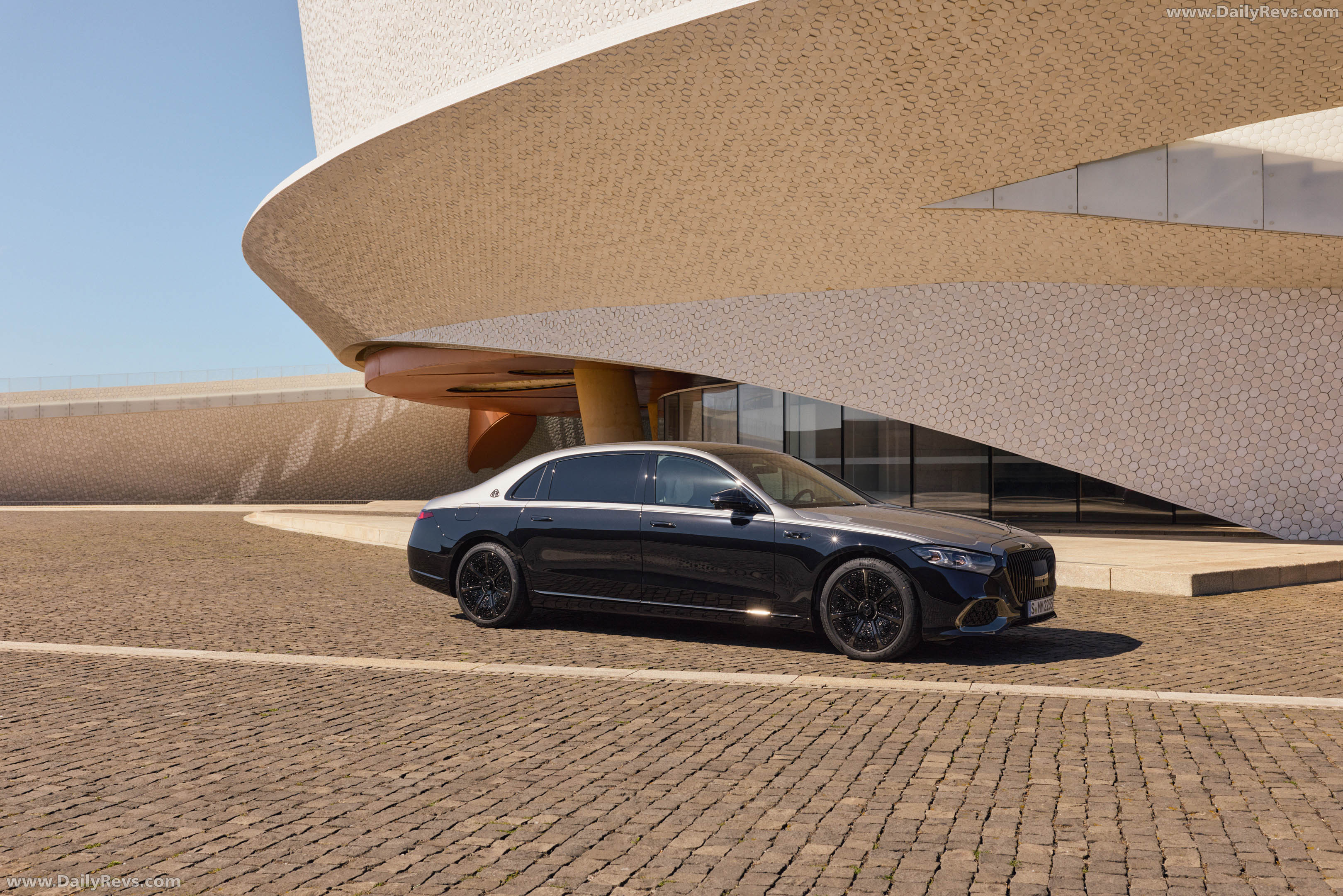 2027 Mercedes-Maybach S 580 Night Series Side View