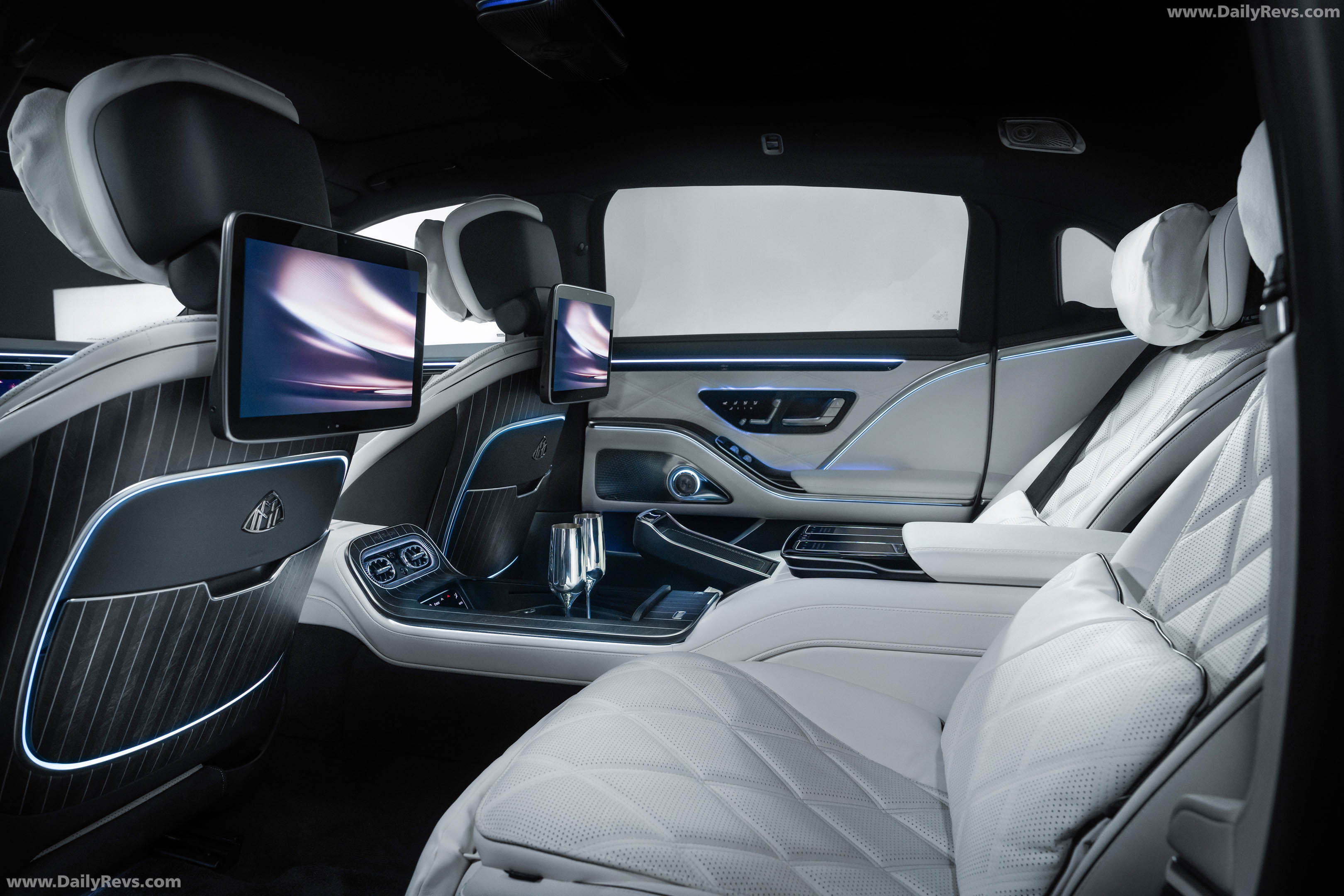 2027 Mercedes-Maybach S 580 Night Series Interior