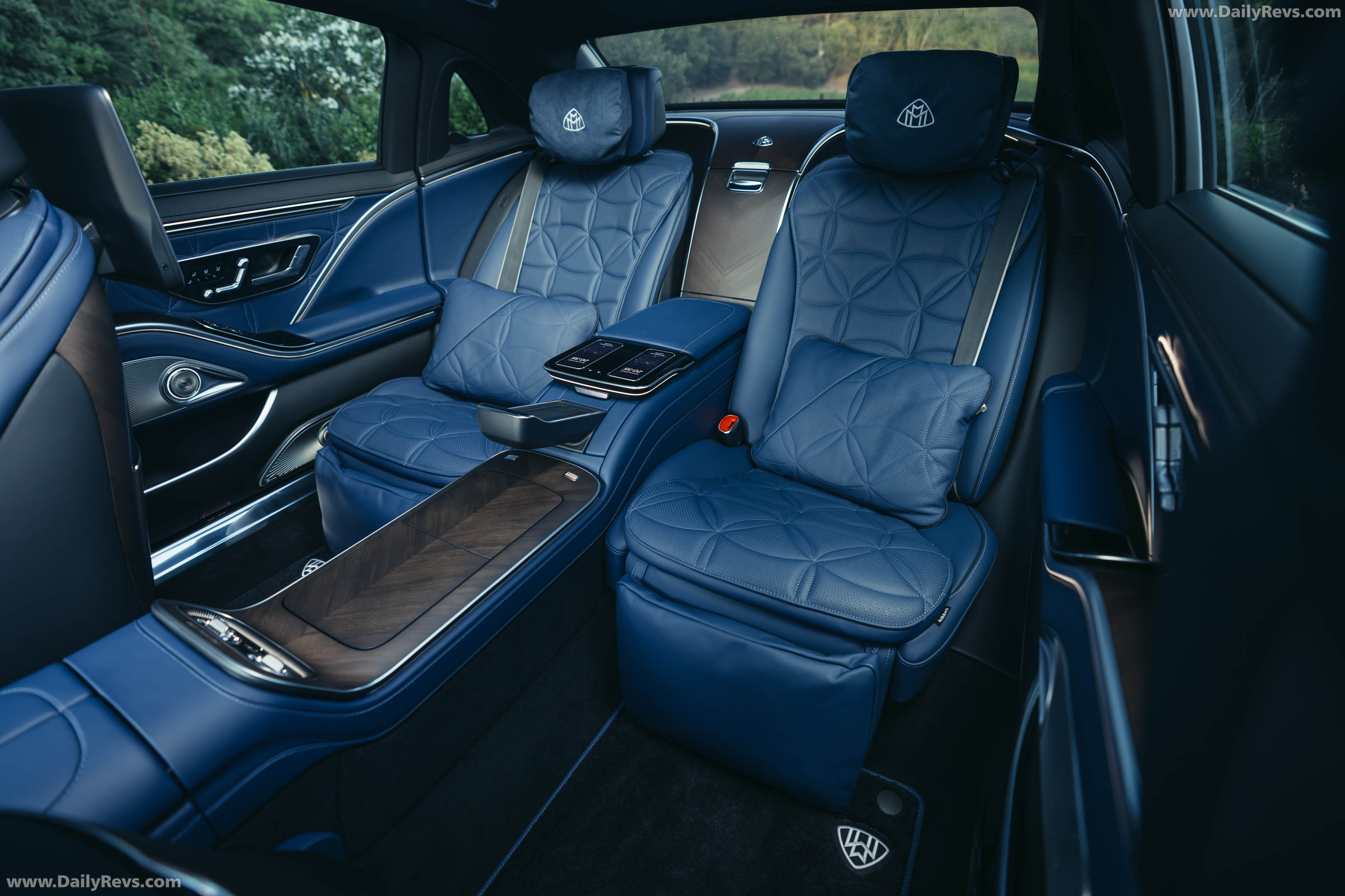 2027 Mercedes-Maybach S 580e Manufaktur Interior