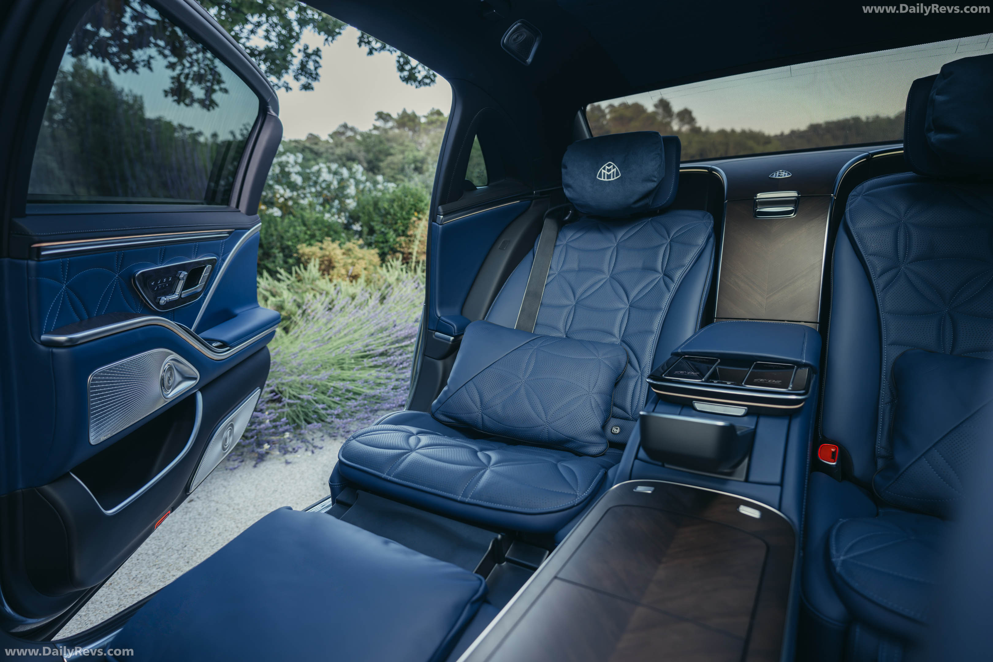 2027 Mercedes-Maybach S 580e Manufaktur Interior