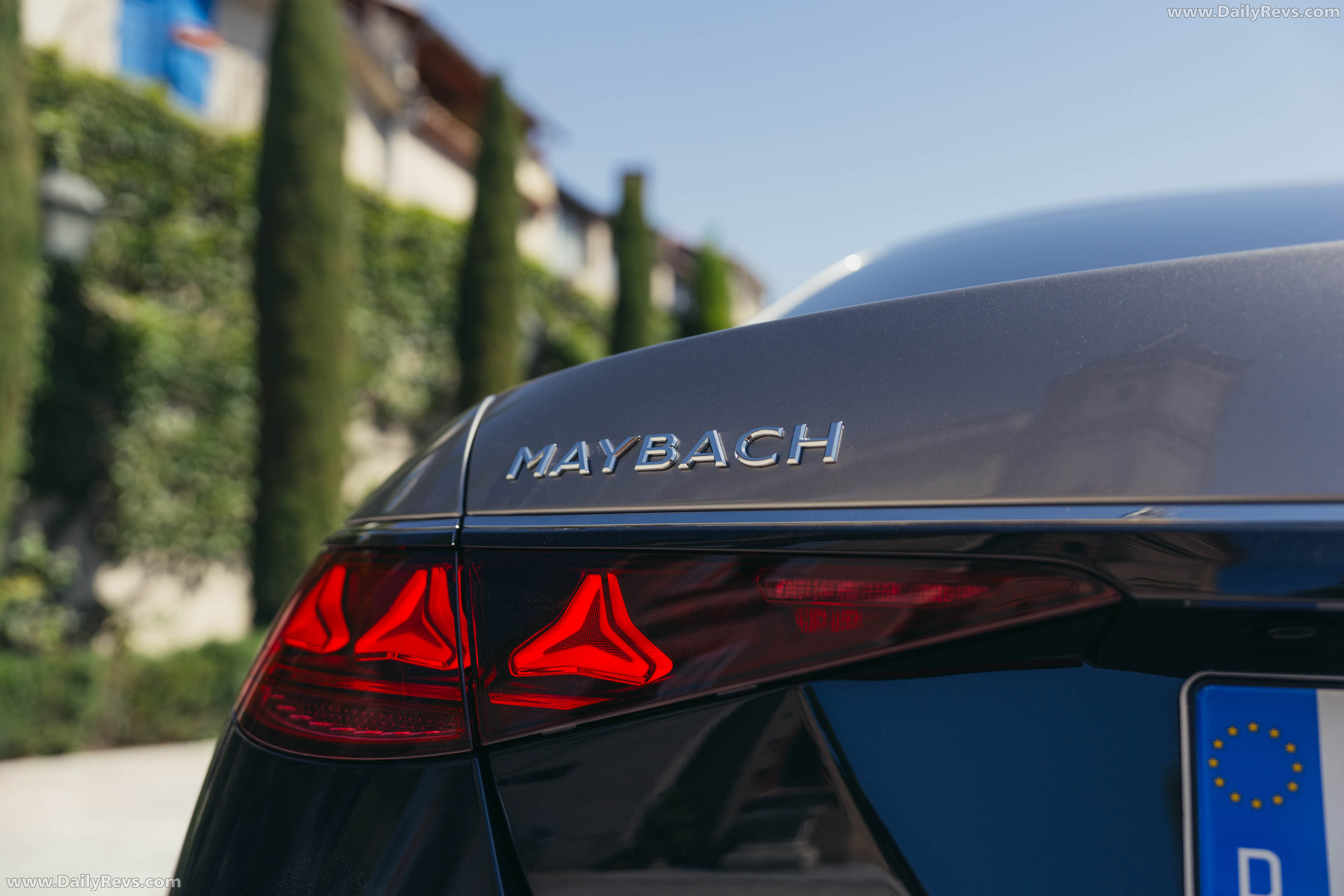 2027 Mercedes-Maybach S 680 Emerald Green Exterior