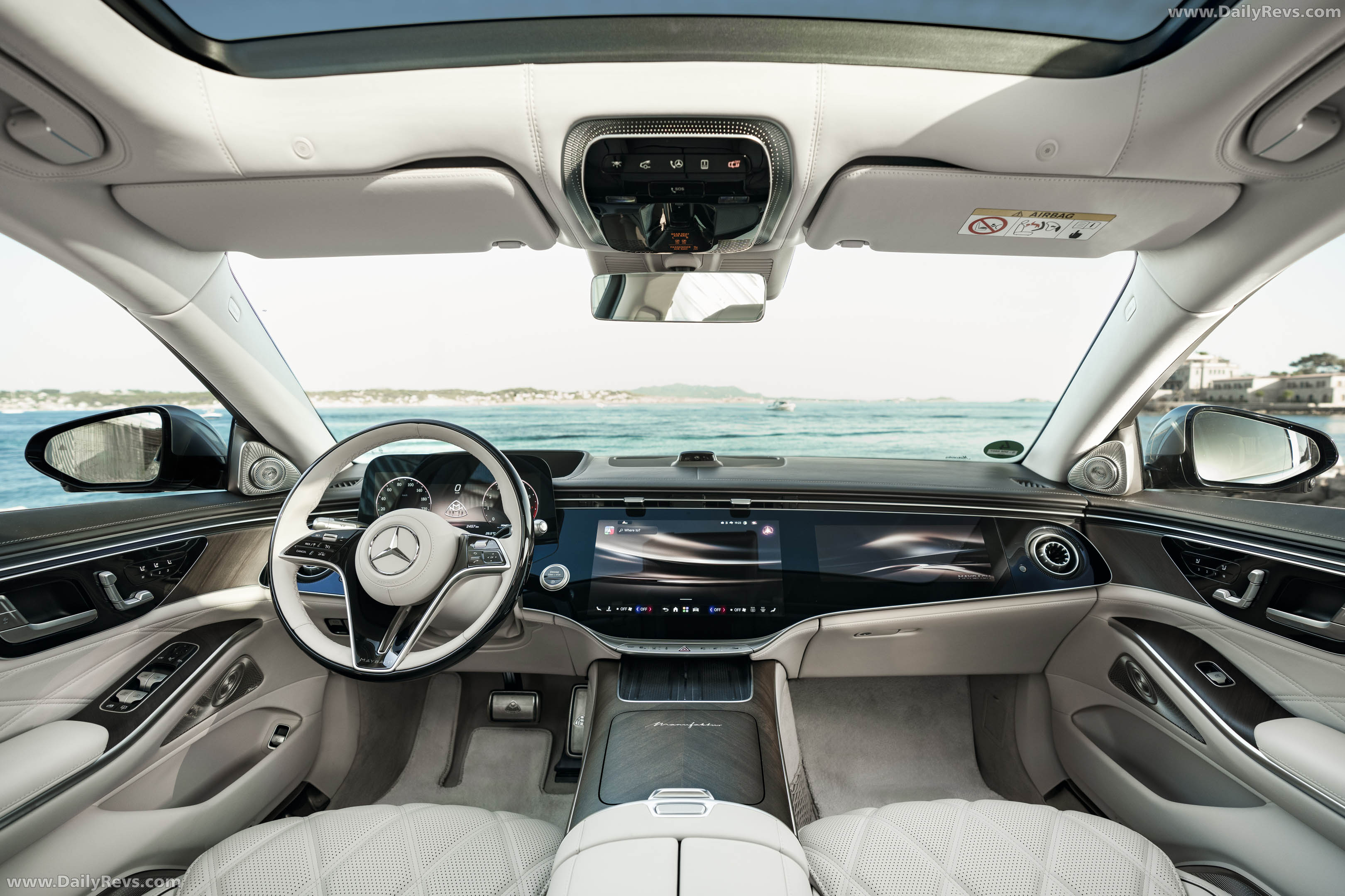 2027 Mercedes-Maybach S 680 Emerald Green Interior