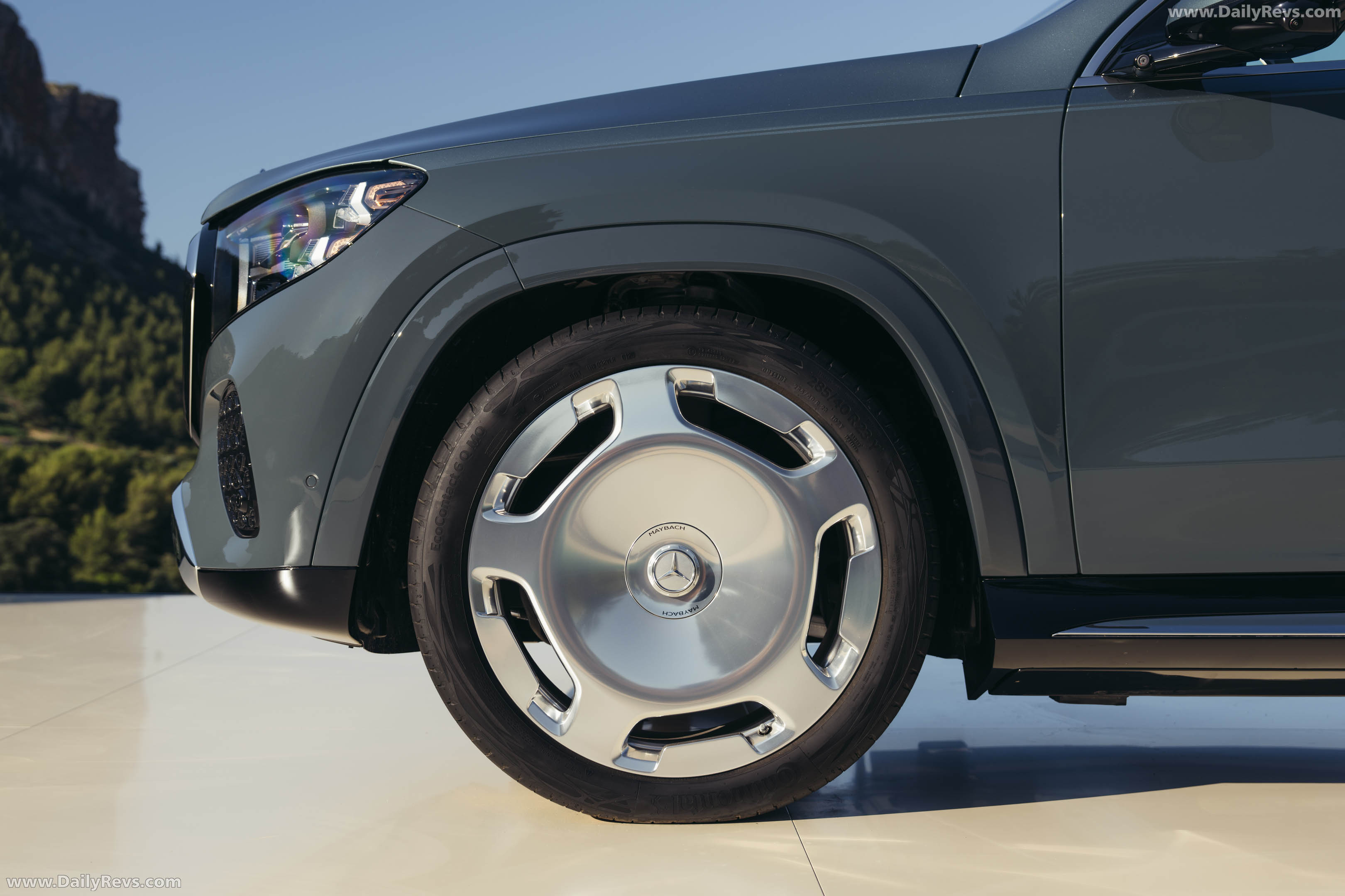 2027 Mercedes-Maybach GLS 680 Exterior