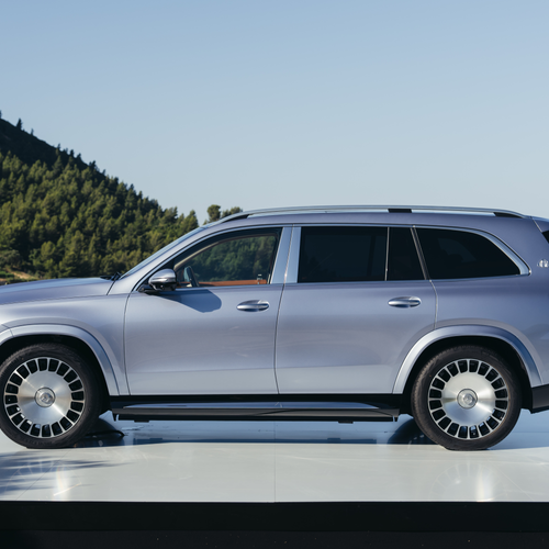 2027 Mercedes-Maybach GLS 680 Manufaktur Cote dAzur Side View