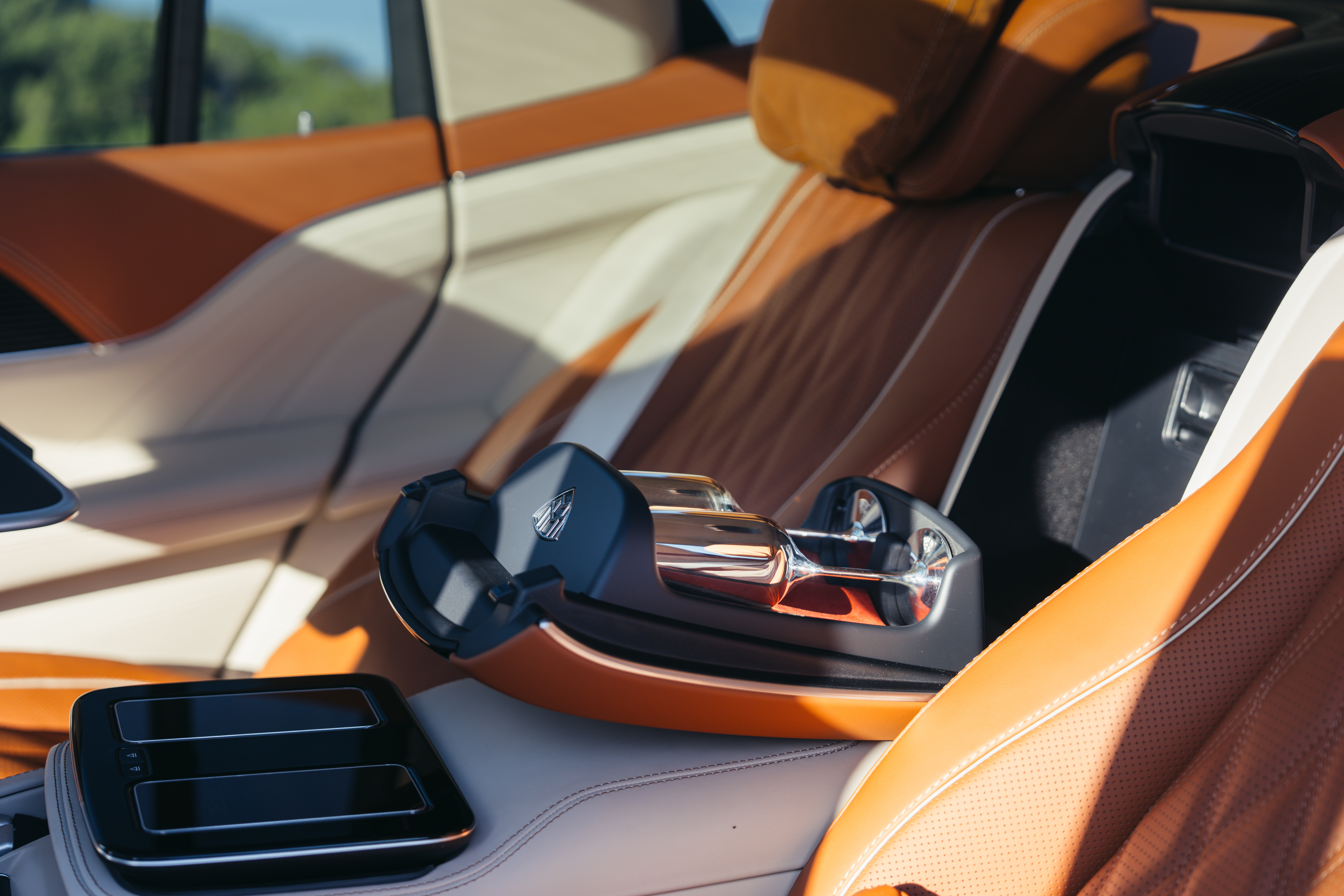 2027 Mercedes-Maybach GLS 680 Manufaktur Cote dAzur Interior