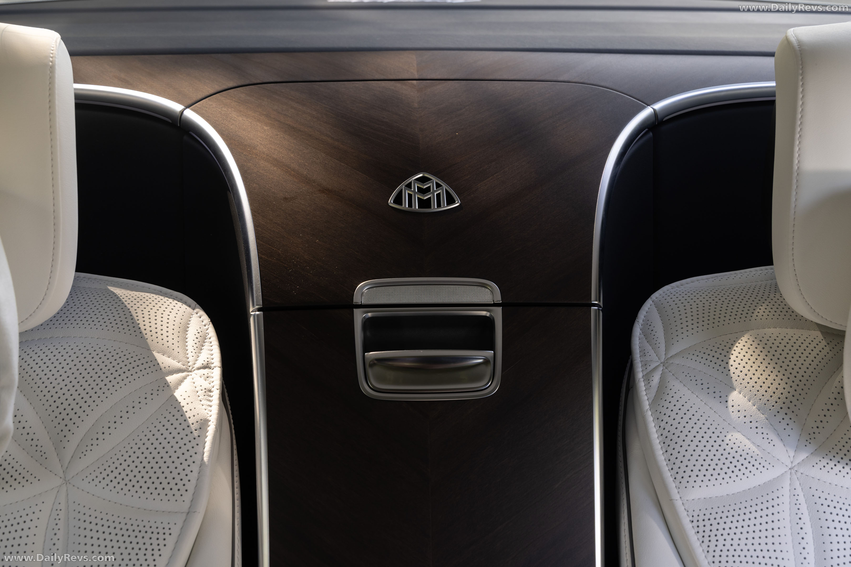 2027 Mercedes-Maybach S 680 US Version Interior