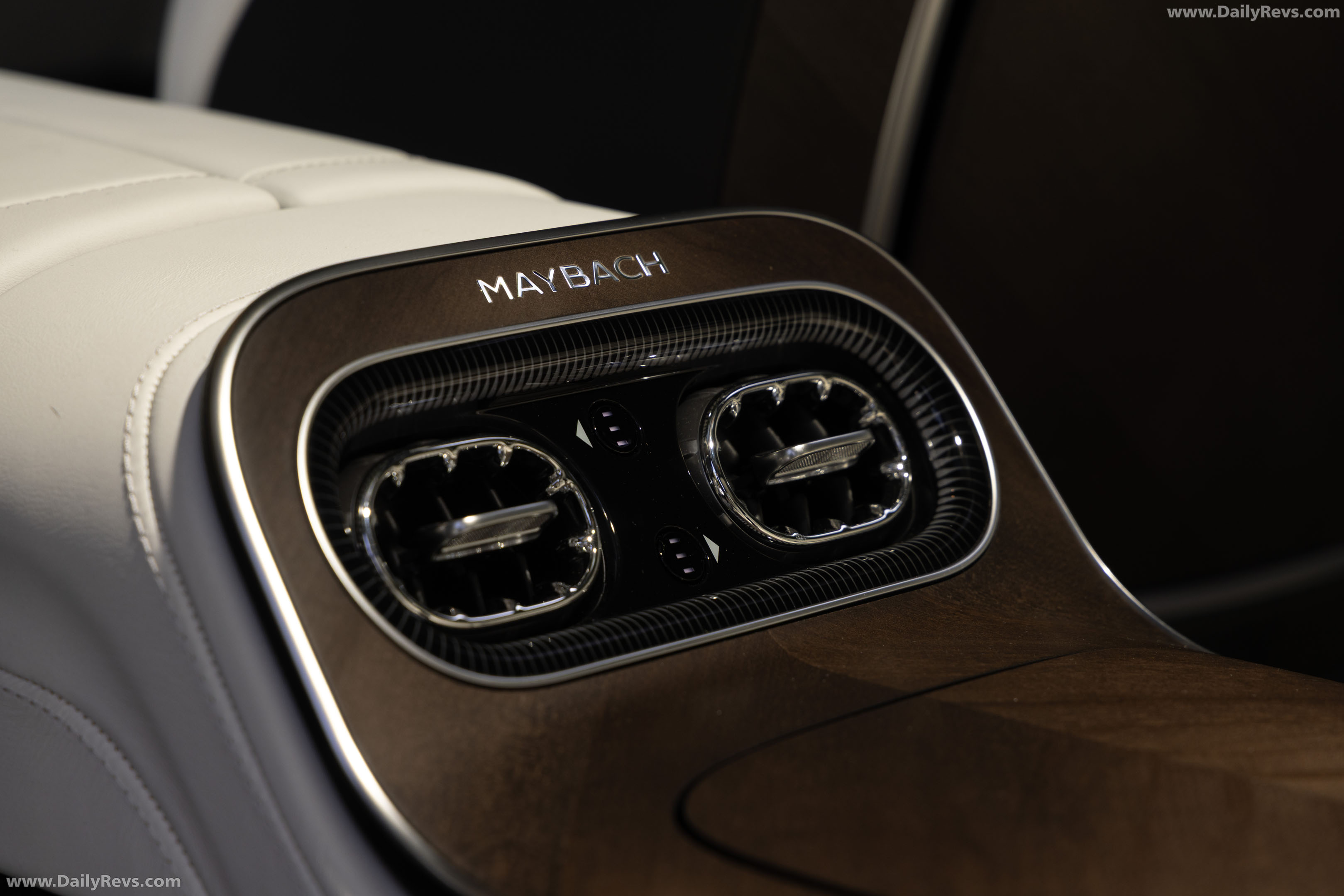 2027 Mercedes-Maybach S 680 US Version Interior