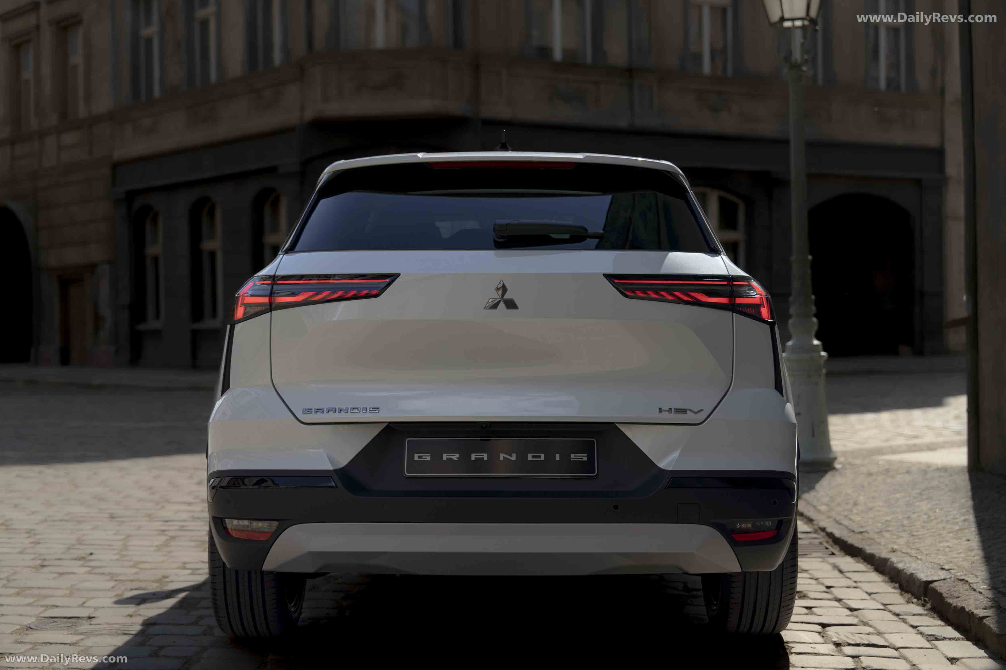 2025 Mitsubishi Grandis Rear View