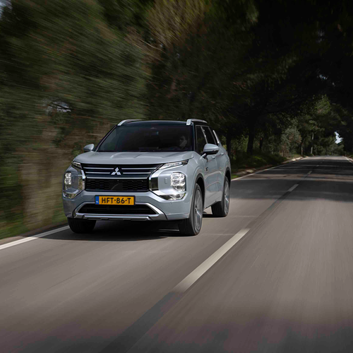 2025 Mitsubishi Outlander PHEV European Version Front View