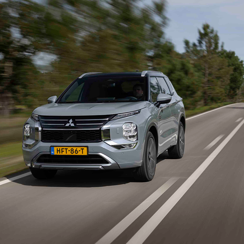 2025 Mitsubishi Outlander PHEV European Version Front View