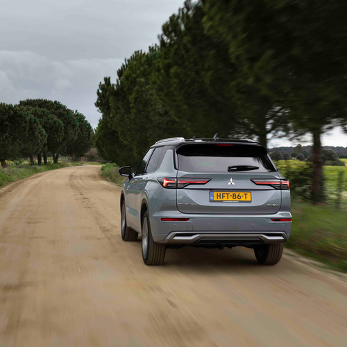 2025 Mitsubishi Outlander PHEV European Version Rear View
