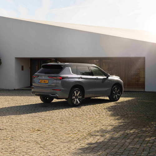 2025 Mitsubishi Outlander PHEV European Version Rear View