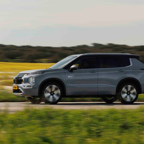 2025 Mitsubishi Outlander PHEV European Version Side View