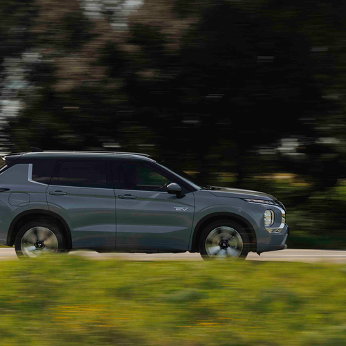 2025 Mitsubishi Outlander PHEV European Version Side View