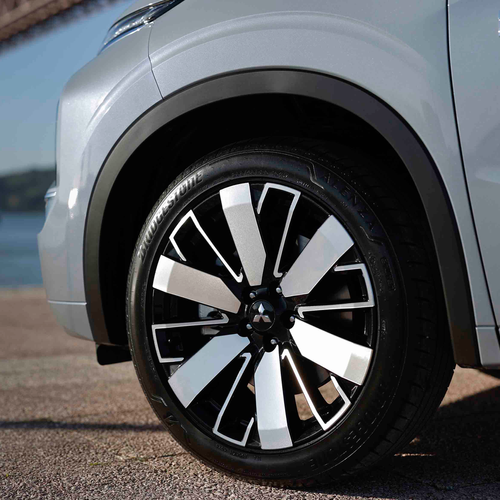 2025 Mitsubishi Outlander PHEV European Version Exterior