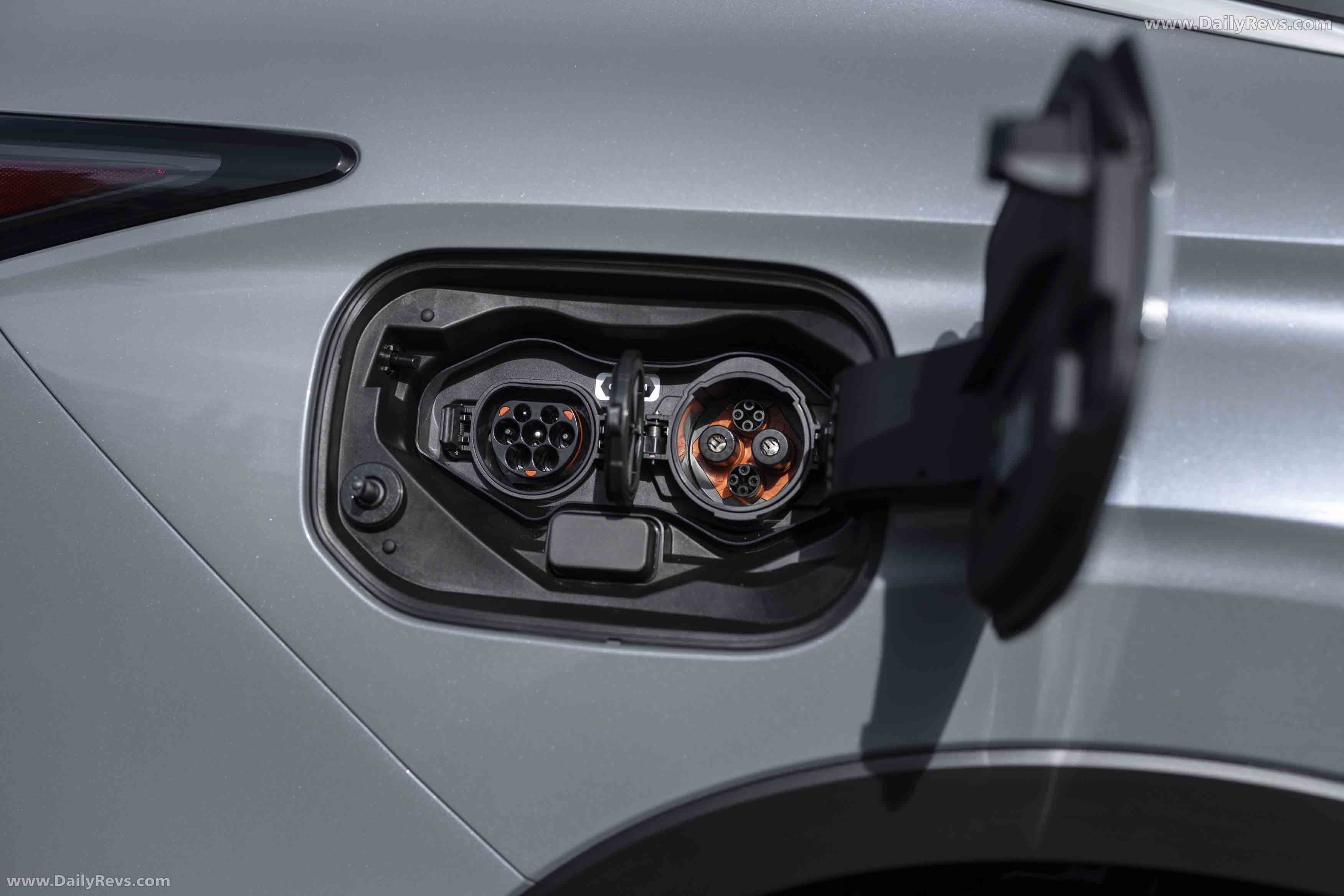 2025 Mitsubishi Outlander PHEV European Version Exterior
