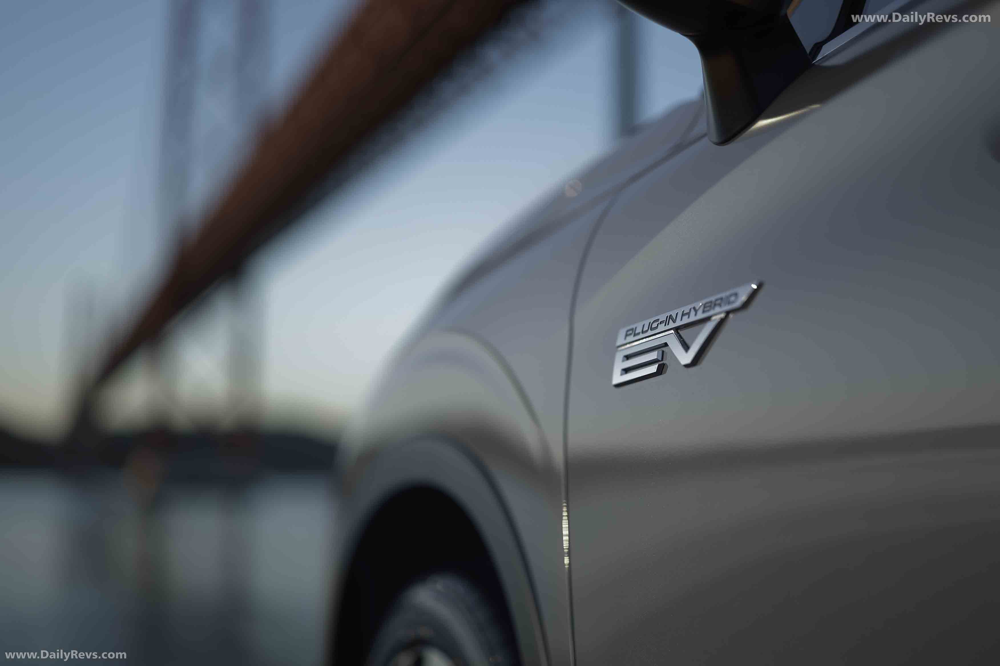 2025 Mitsubishi Outlander PHEV European Version Exterior