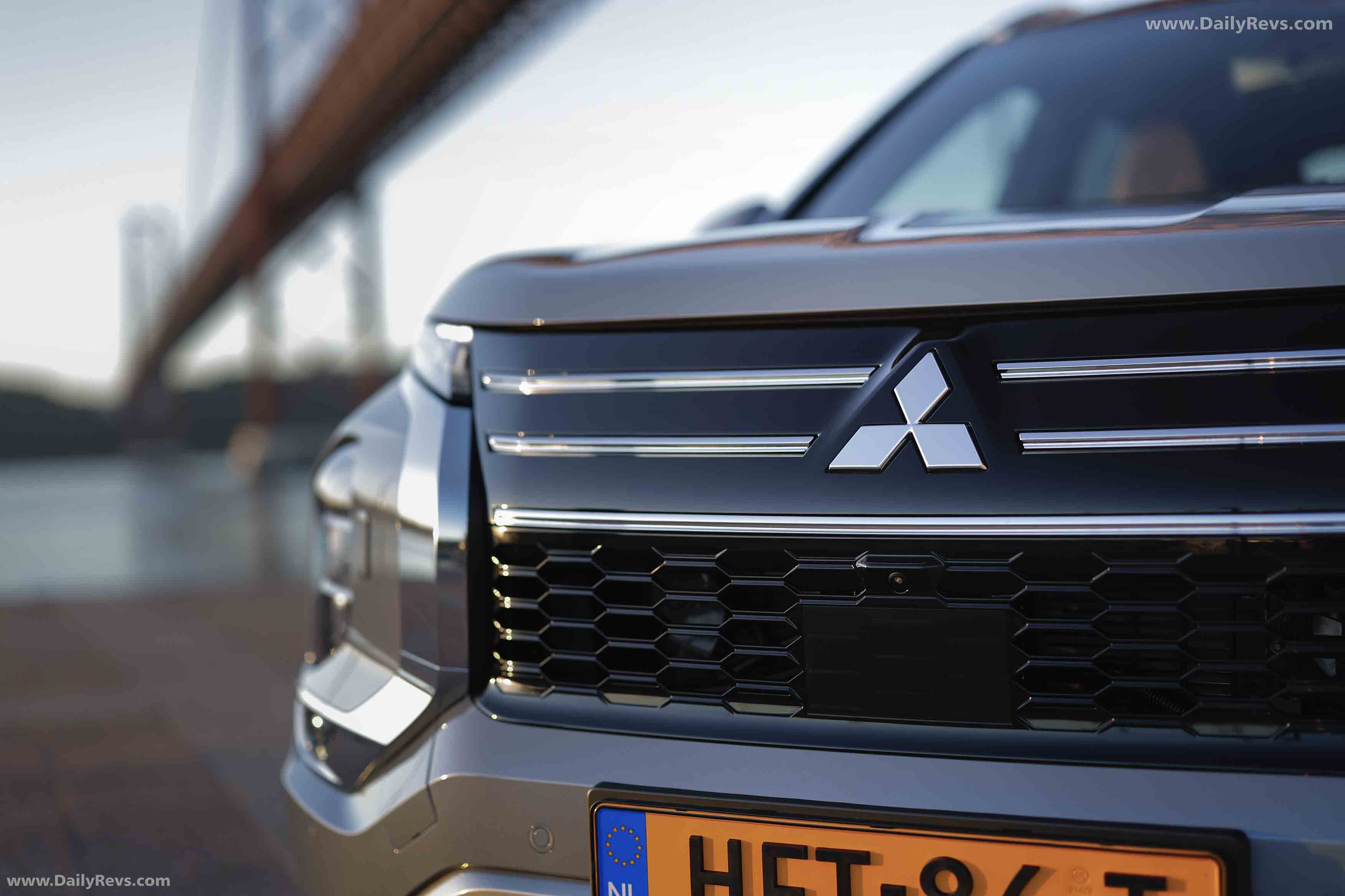 2025 Mitsubishi Outlander PHEV European Version Exterior
