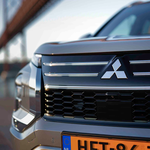 2025 Mitsubishi Outlander PHEV European Version Exterior