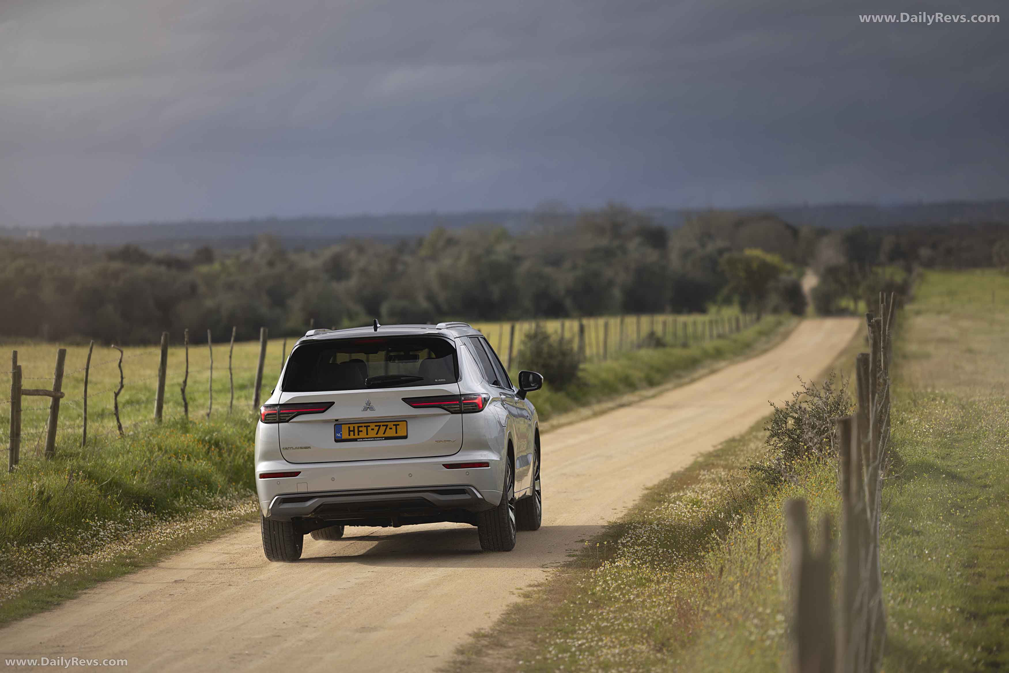 2025 Mitsubishi Outlander PHEV White Diamond Rear View