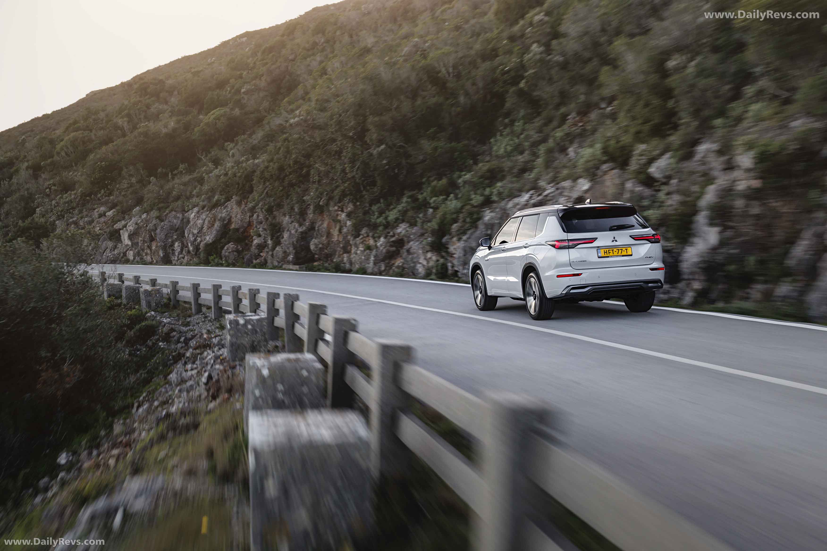 2025 Mitsubishi Outlander PHEV White Diamond Rear View