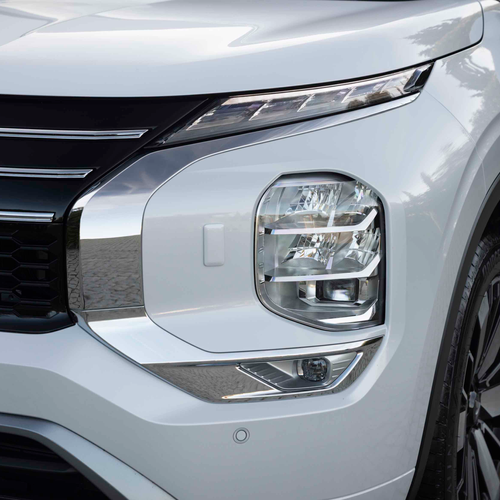 2025 Mitsubishi Outlander PHEV White Diamond Exterior