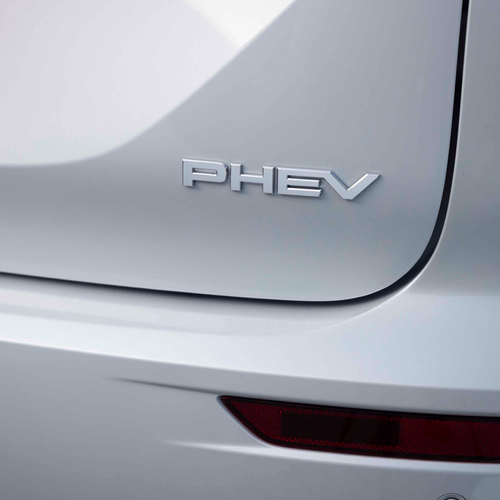 2025 Mitsubishi Outlander PHEV White Diamond Exterior