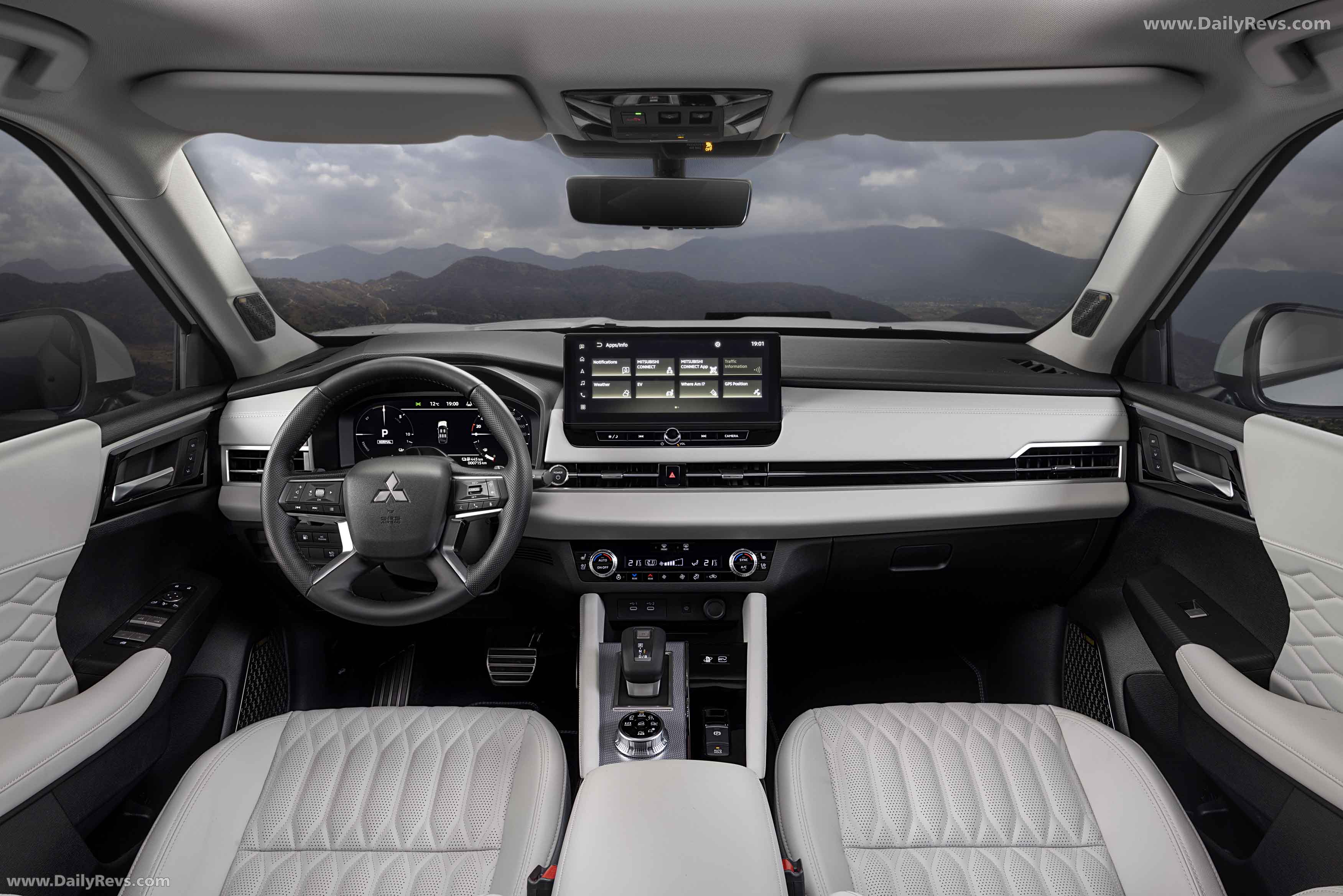 2025 Mitsubishi Outlander PHEV White Diamond Interior