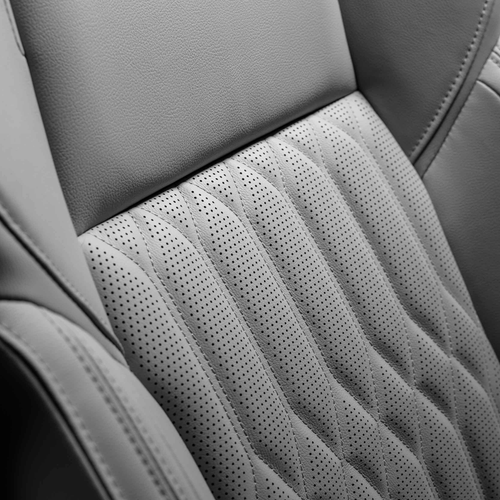 2025 Mitsubishi Outlander PHEV White Diamond Interior