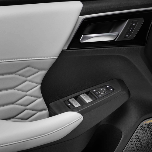 2025 Mitsubishi Outlander PHEV White Diamond Interior