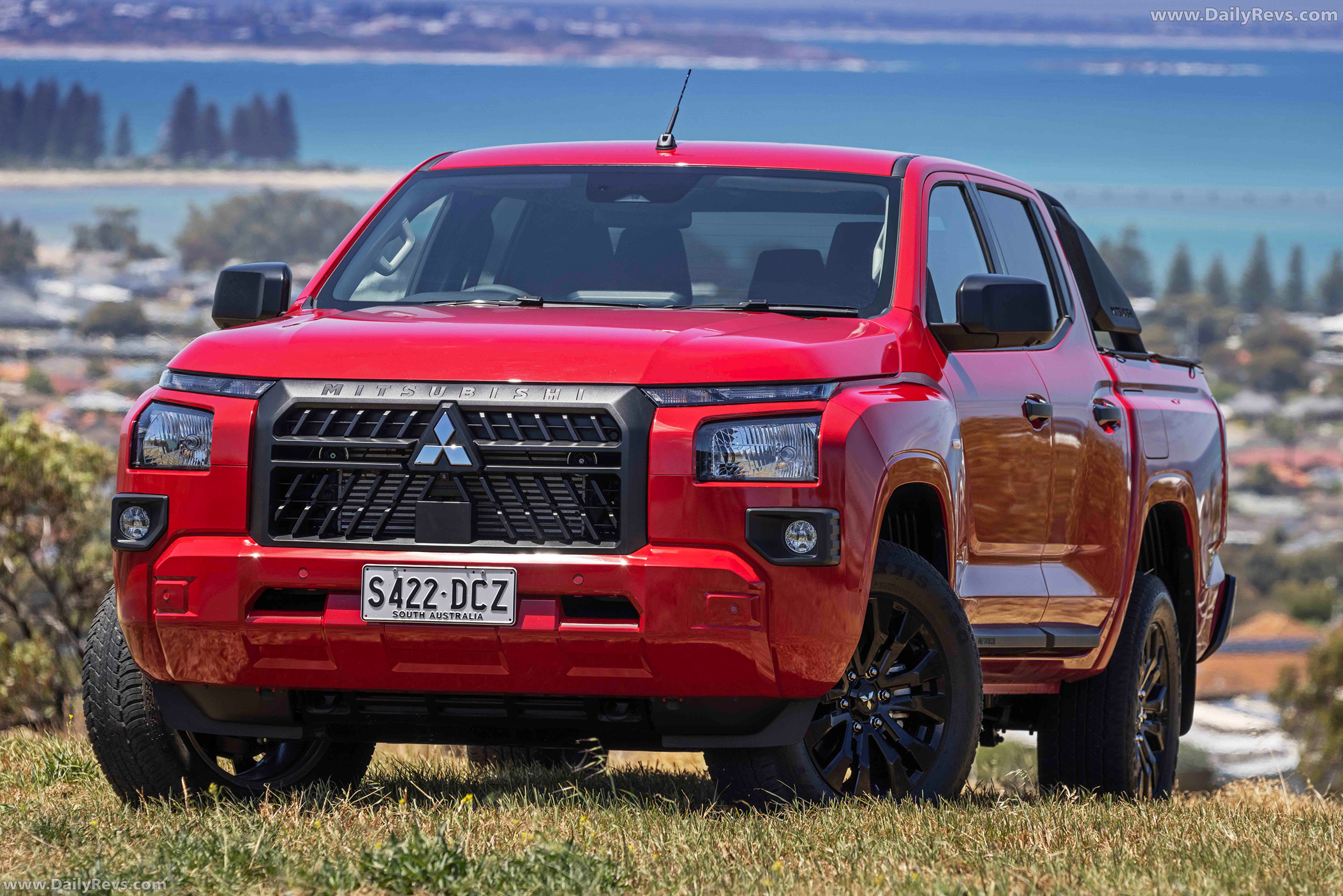 2025 Mitsubishi Triton GLX-R Front View