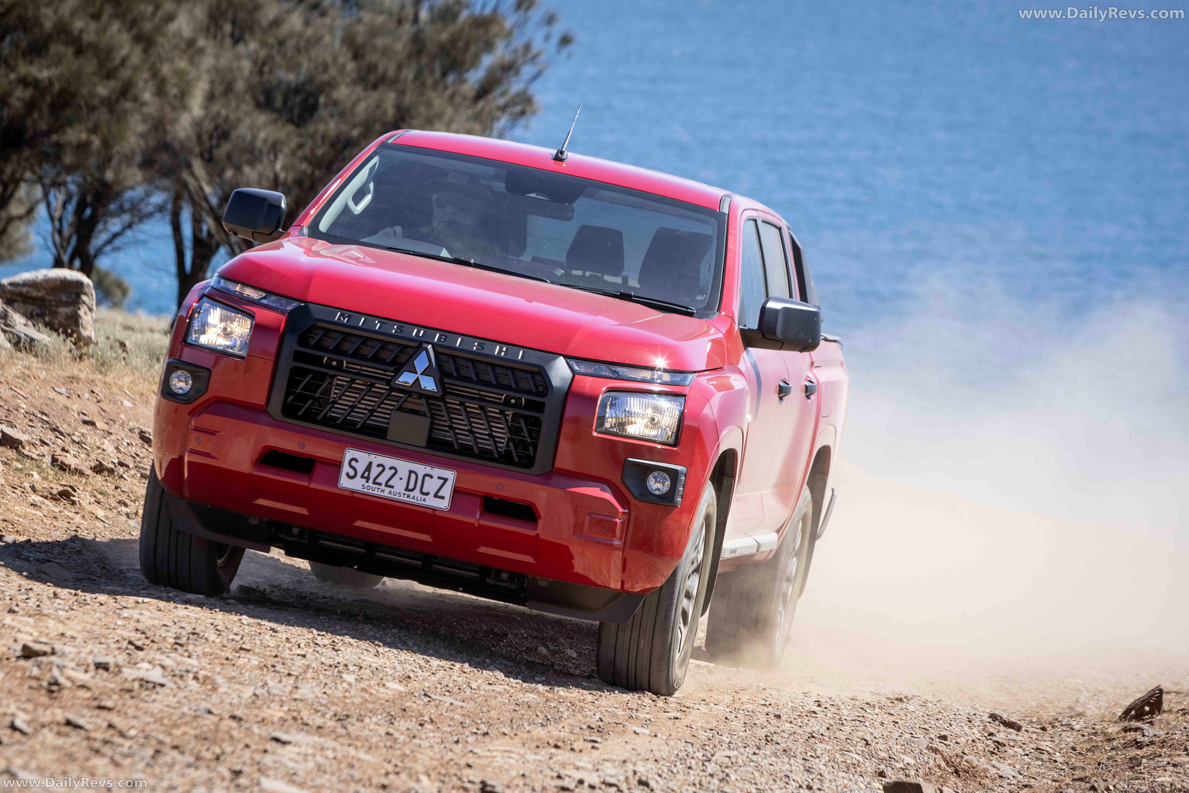 2025 Mitsubishi Triton GLX-R Front View