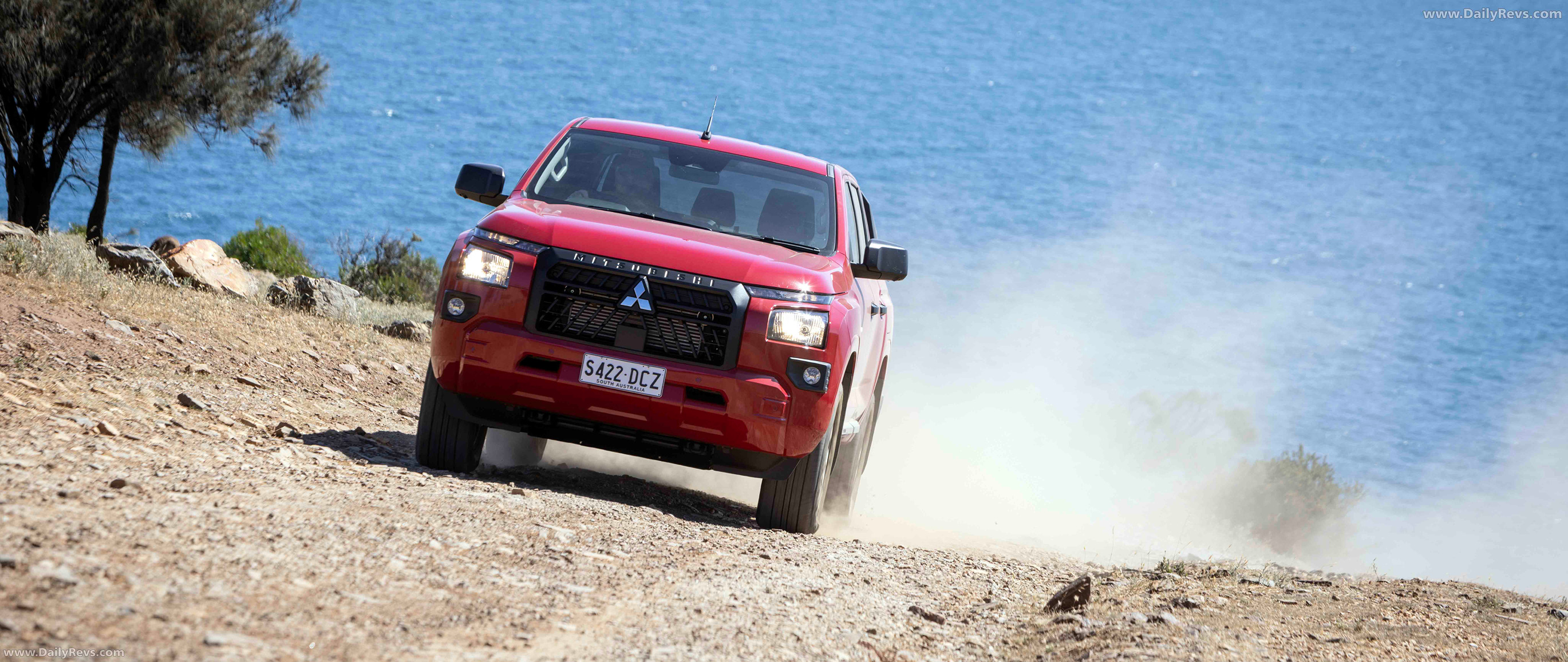 2025 Mitsubishi Triton GLX-R Front View