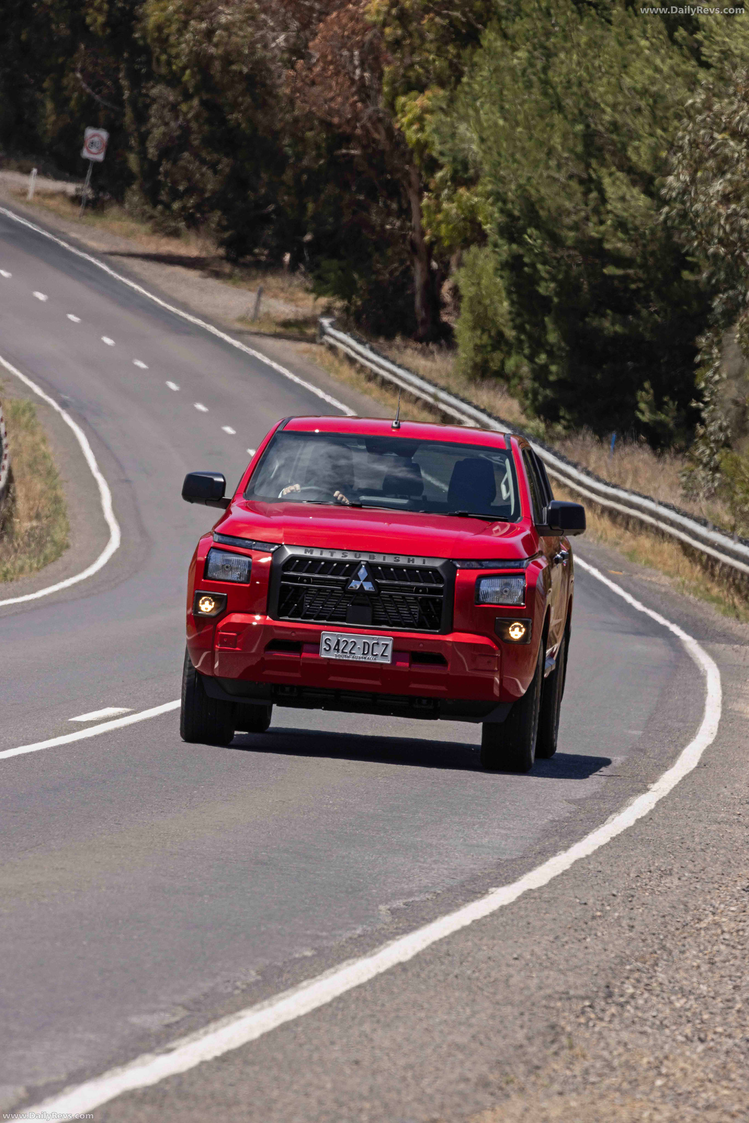 2025 Mitsubishi Triton GLX-R Front View