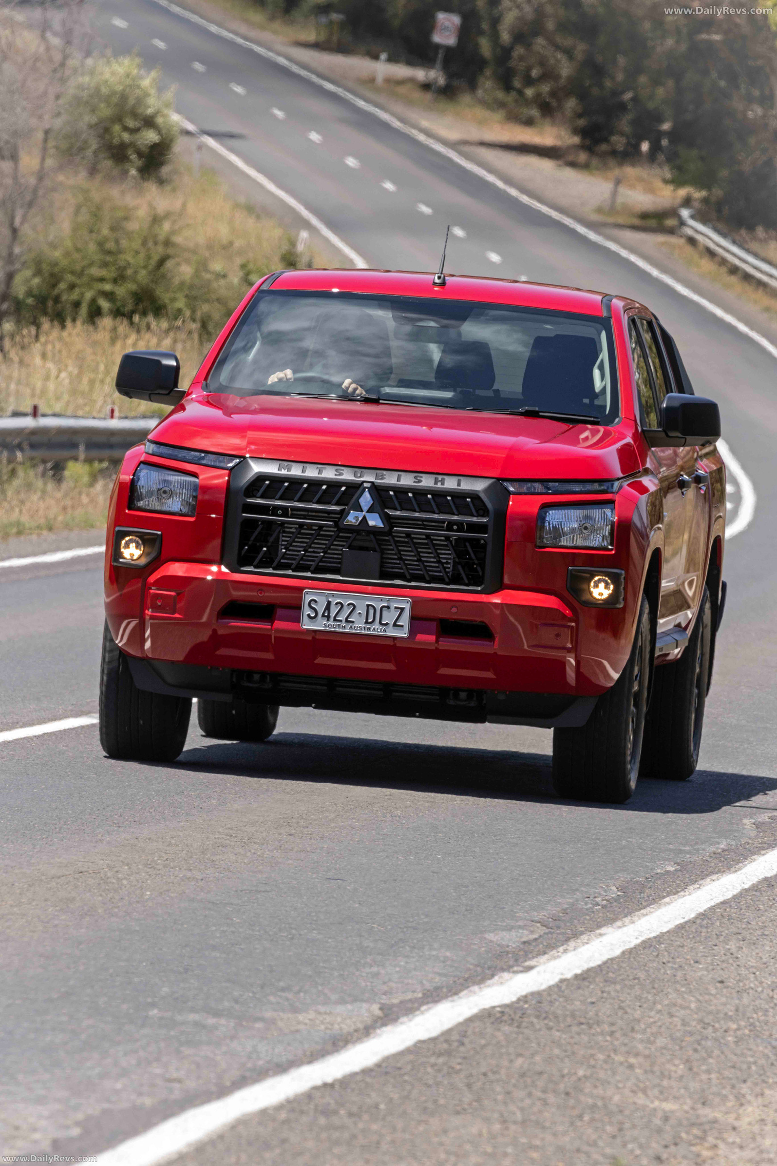 2025 Mitsubishi Triton GLX-R Front View