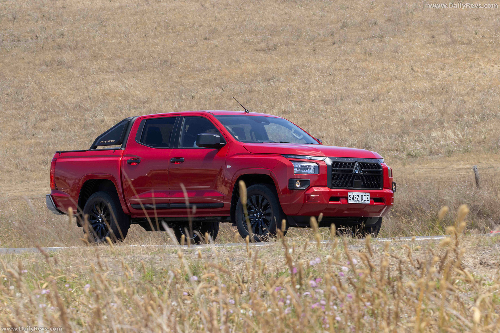 2025 Mitsubishi Triton GLX-R Front View