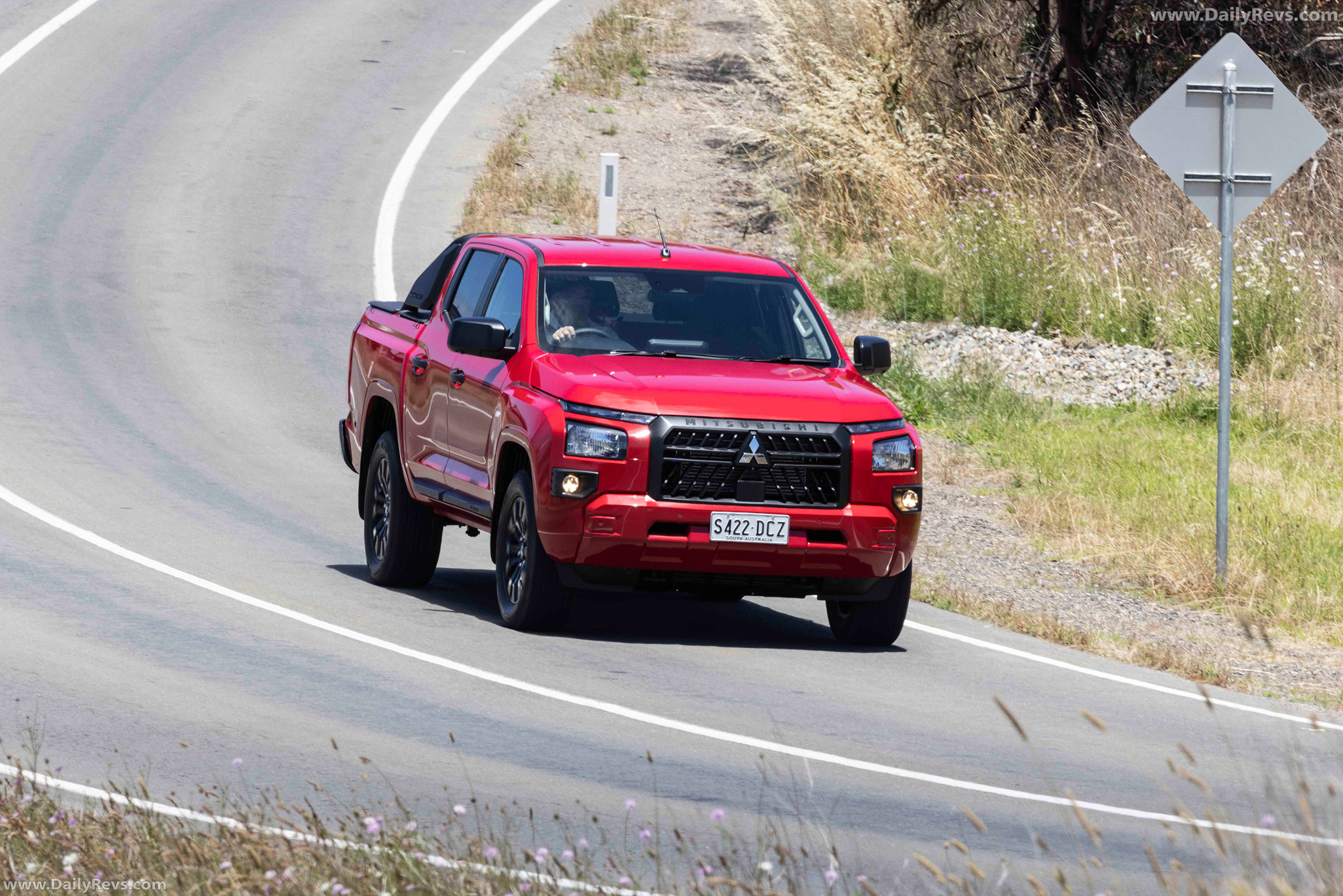 2025 Mitsubishi Triton GLX-R Front View