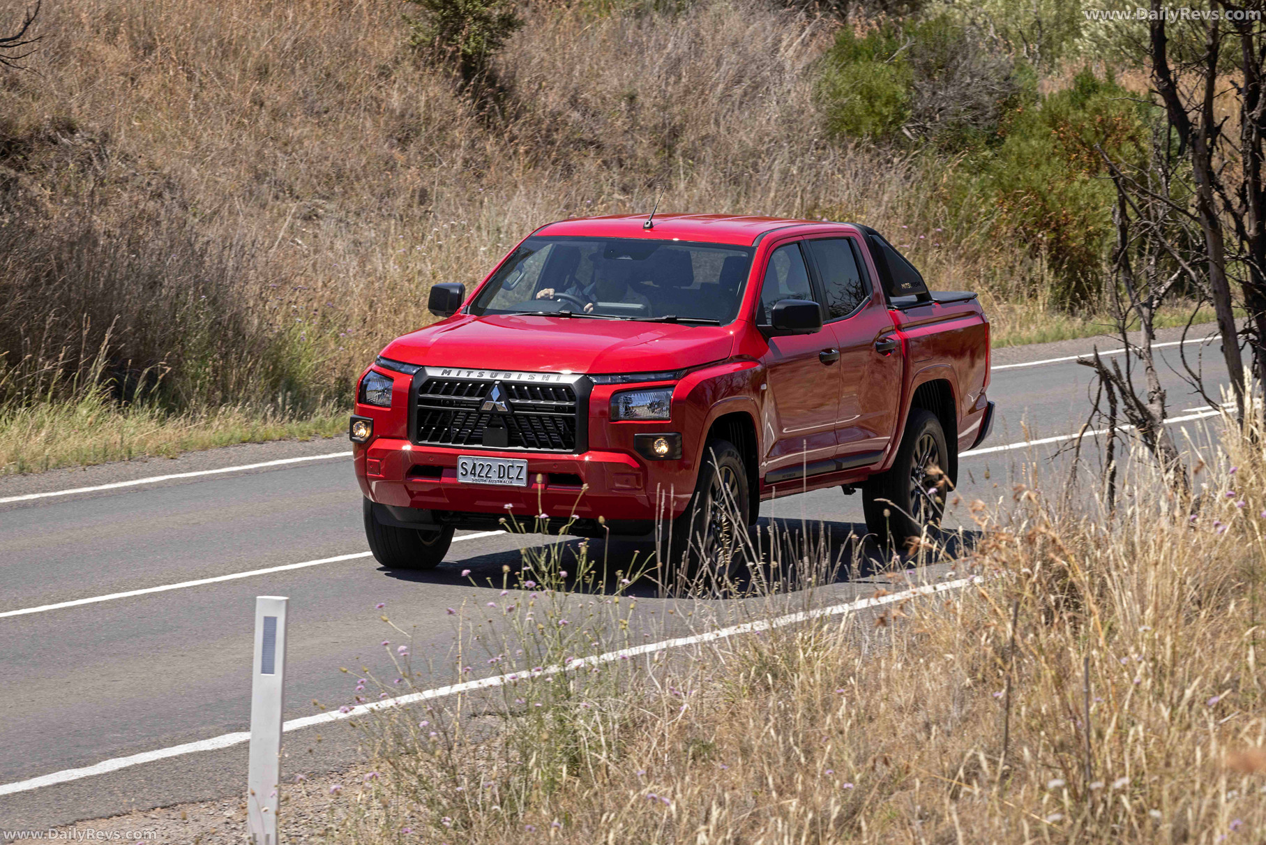 2025 Mitsubishi Triton GLX-R Front View