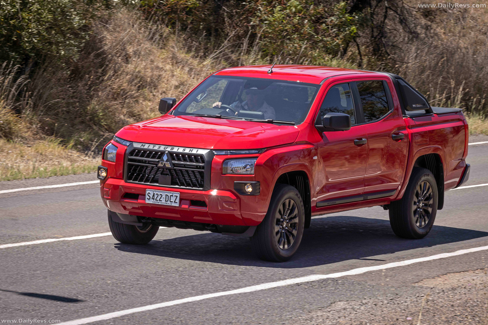 2025 Mitsubishi Triton GLX-R Front View