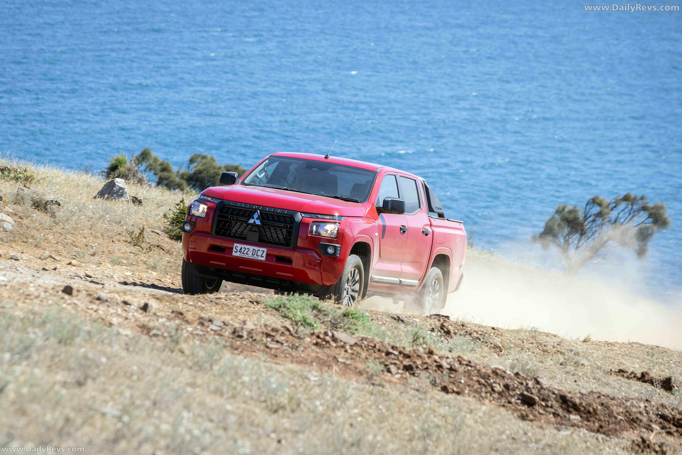 2025 Mitsubishi Triton GLX-R Front View