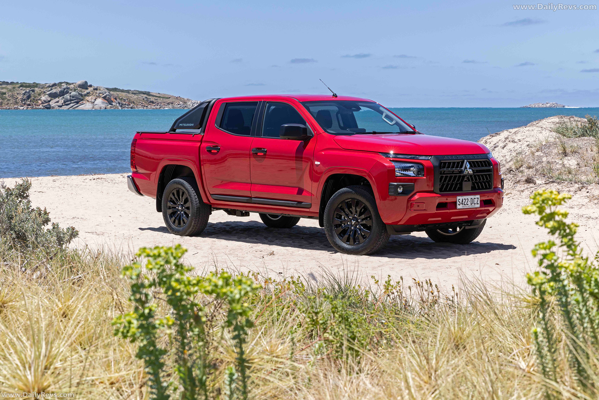 2025 Mitsubishi Triton GLX-R Front View