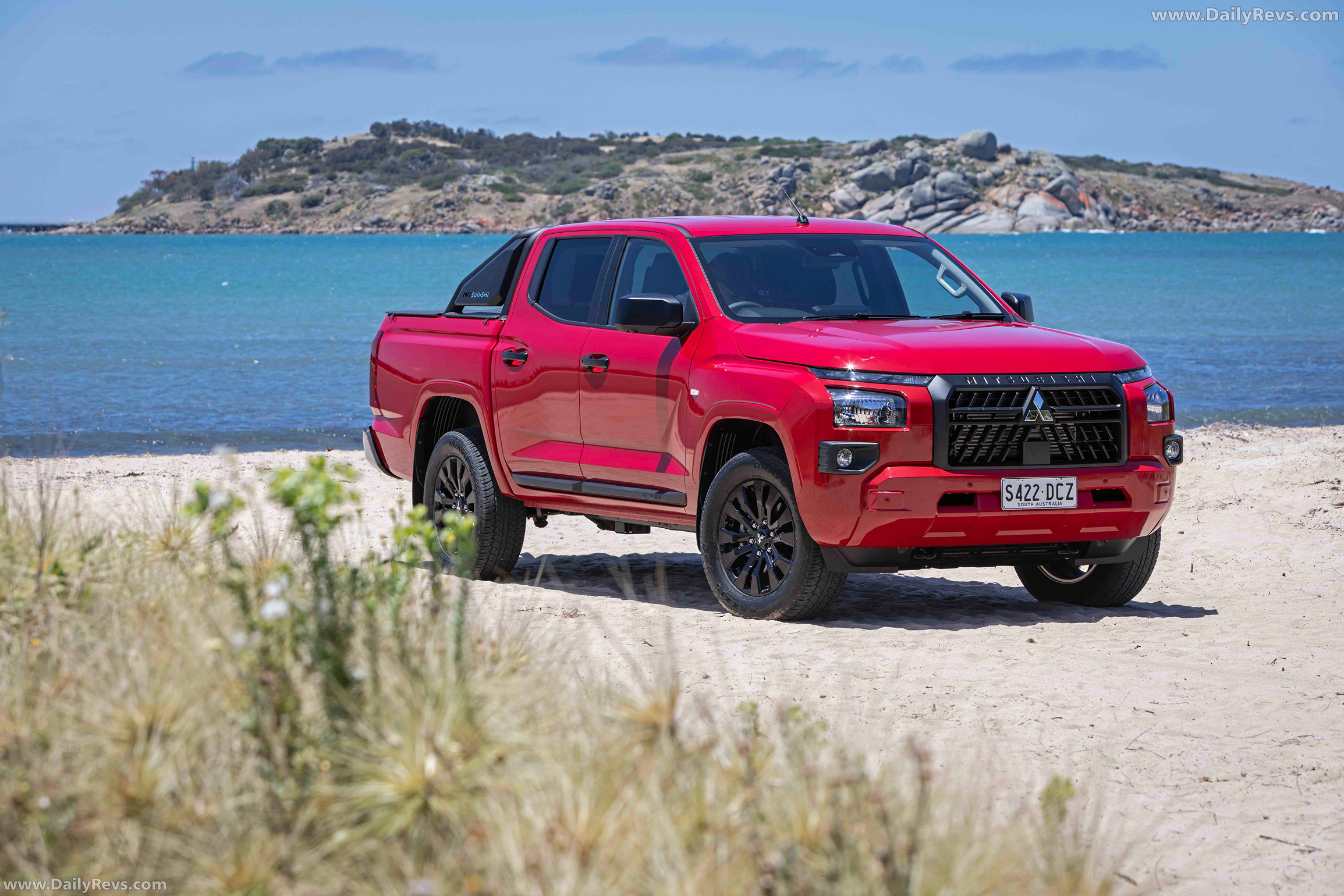 2025 Mitsubishi Triton GLX-R Front View