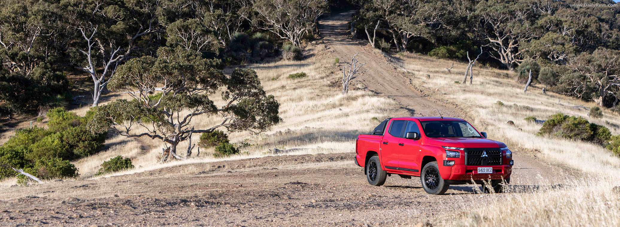 2025 Mitsubishi Triton GLX-R Front View