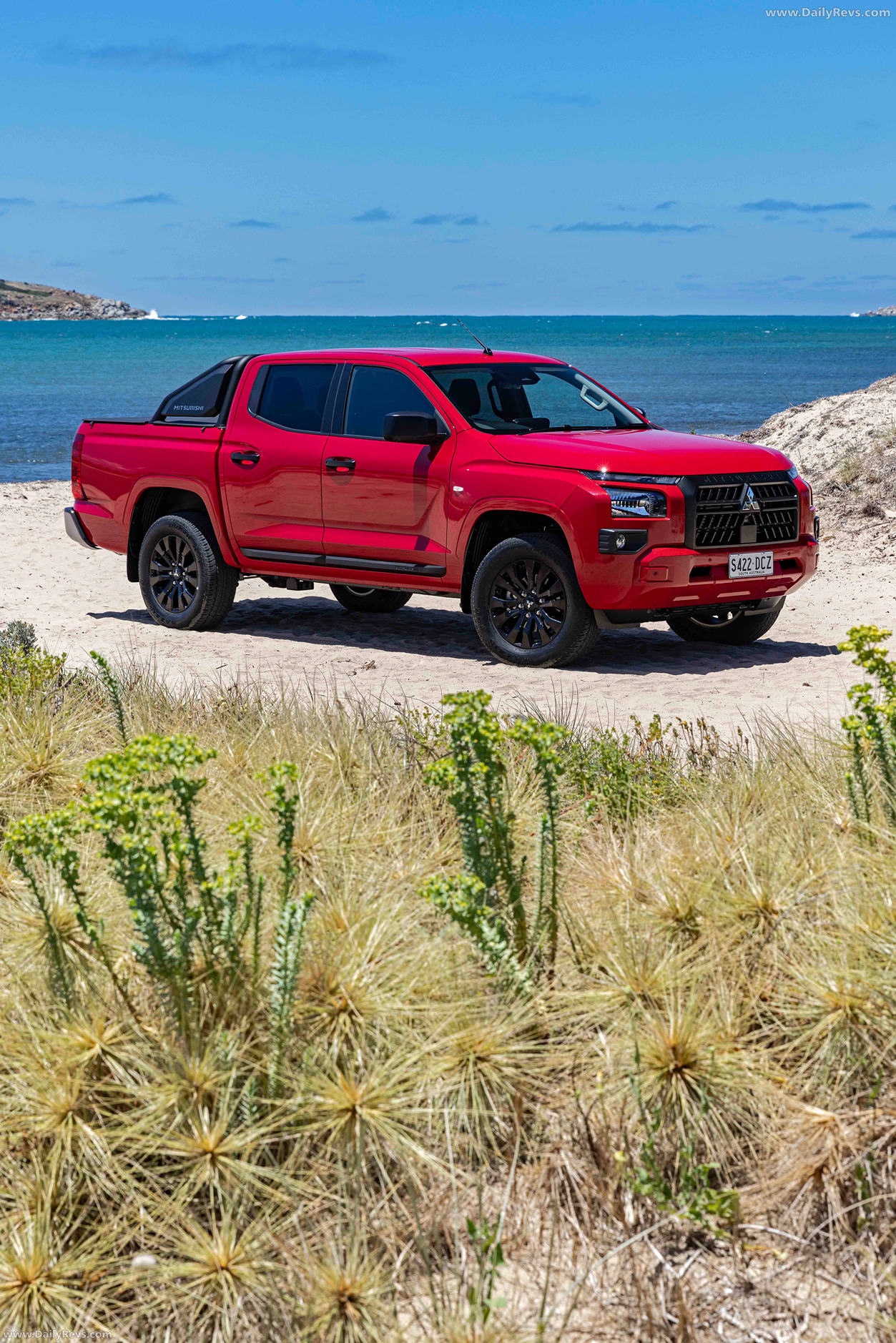 2025 Mitsubishi Triton GLX-R Front View