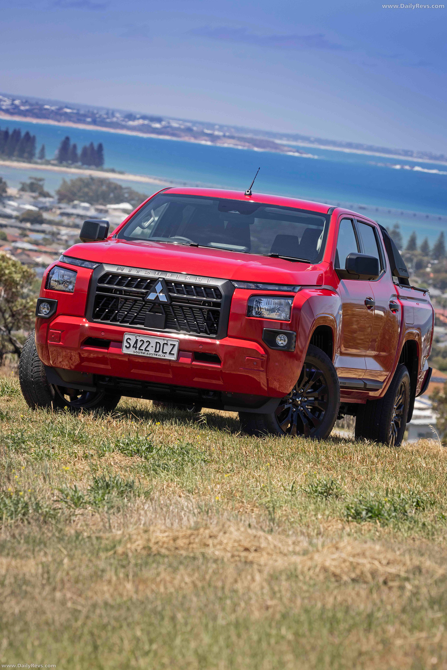 2025 Mitsubishi Triton GLX-R Front View