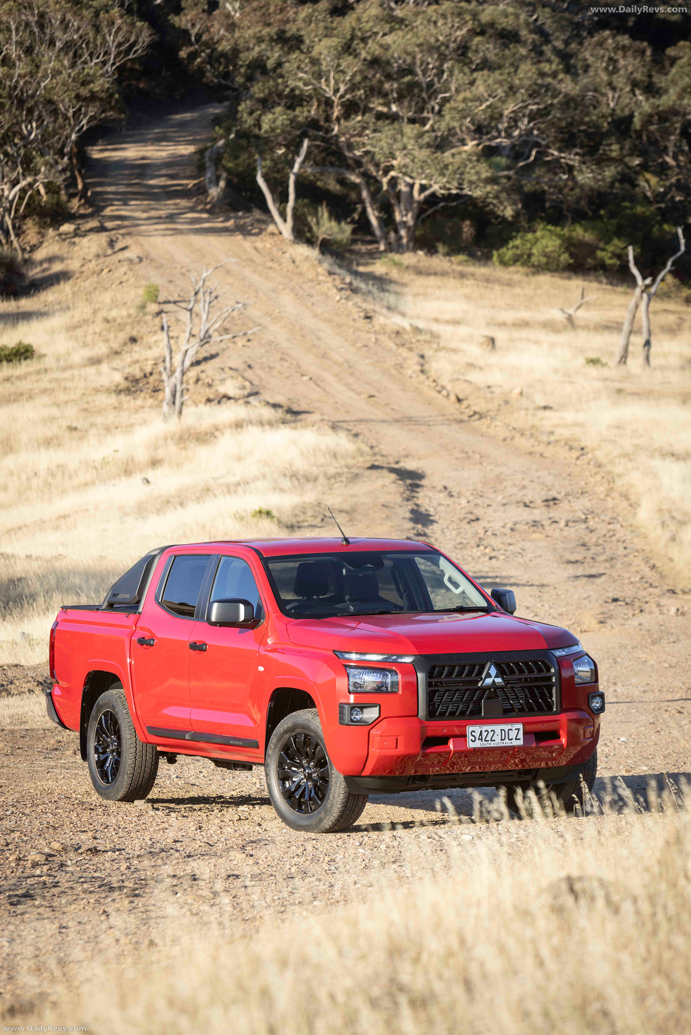 2025 Mitsubishi Triton GLX-R Front View