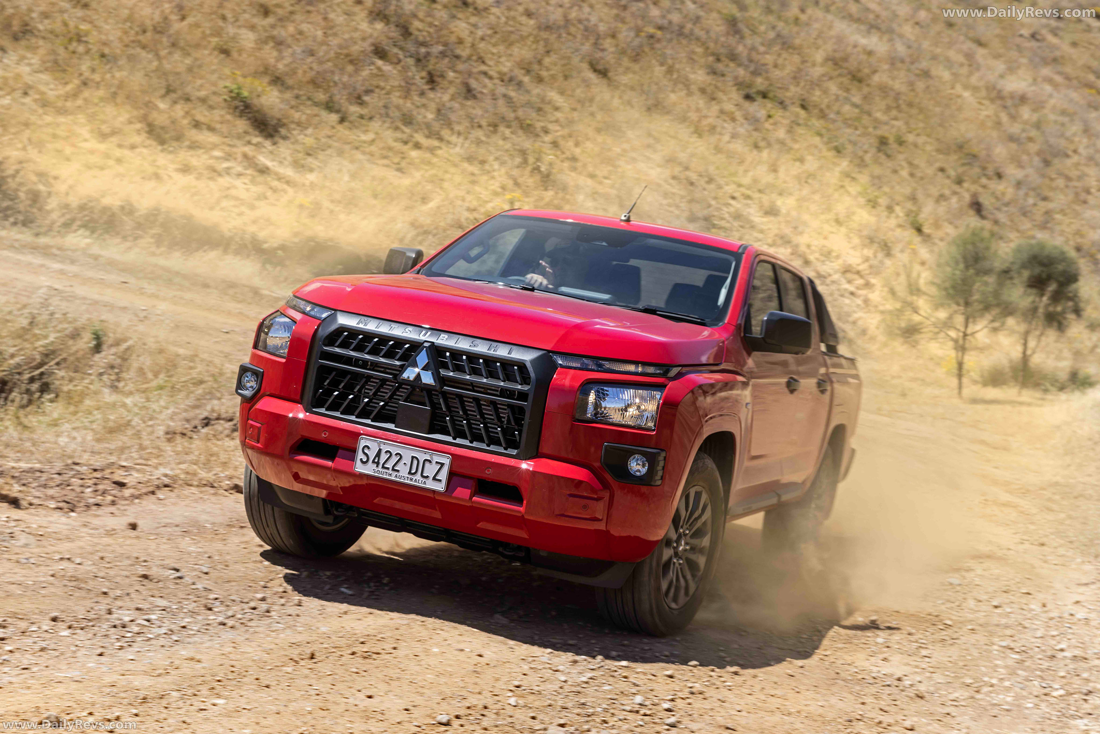 2025 Mitsubishi Triton GLX-R Front View