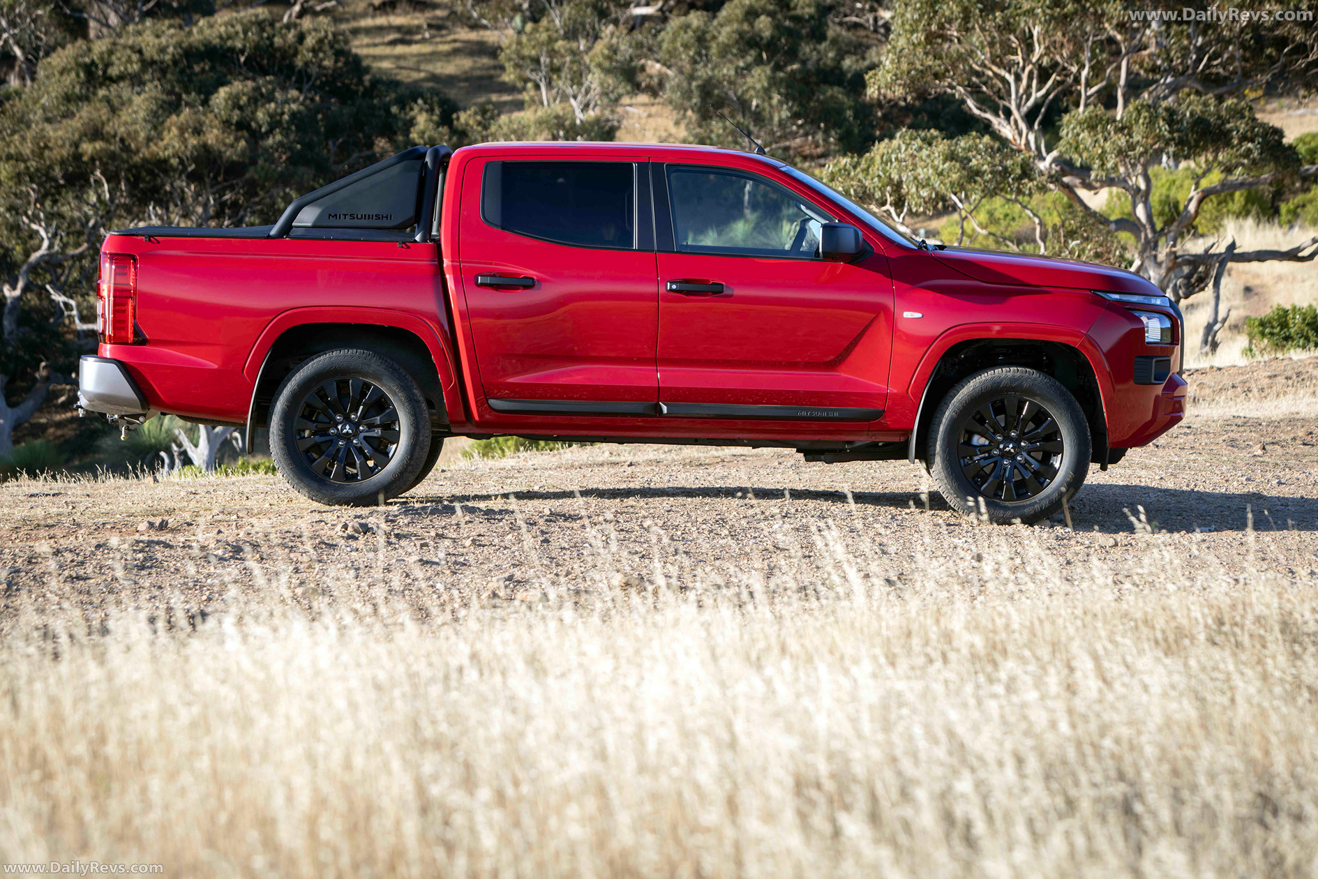 2025 Mitsubishi Triton GLX-R Side View