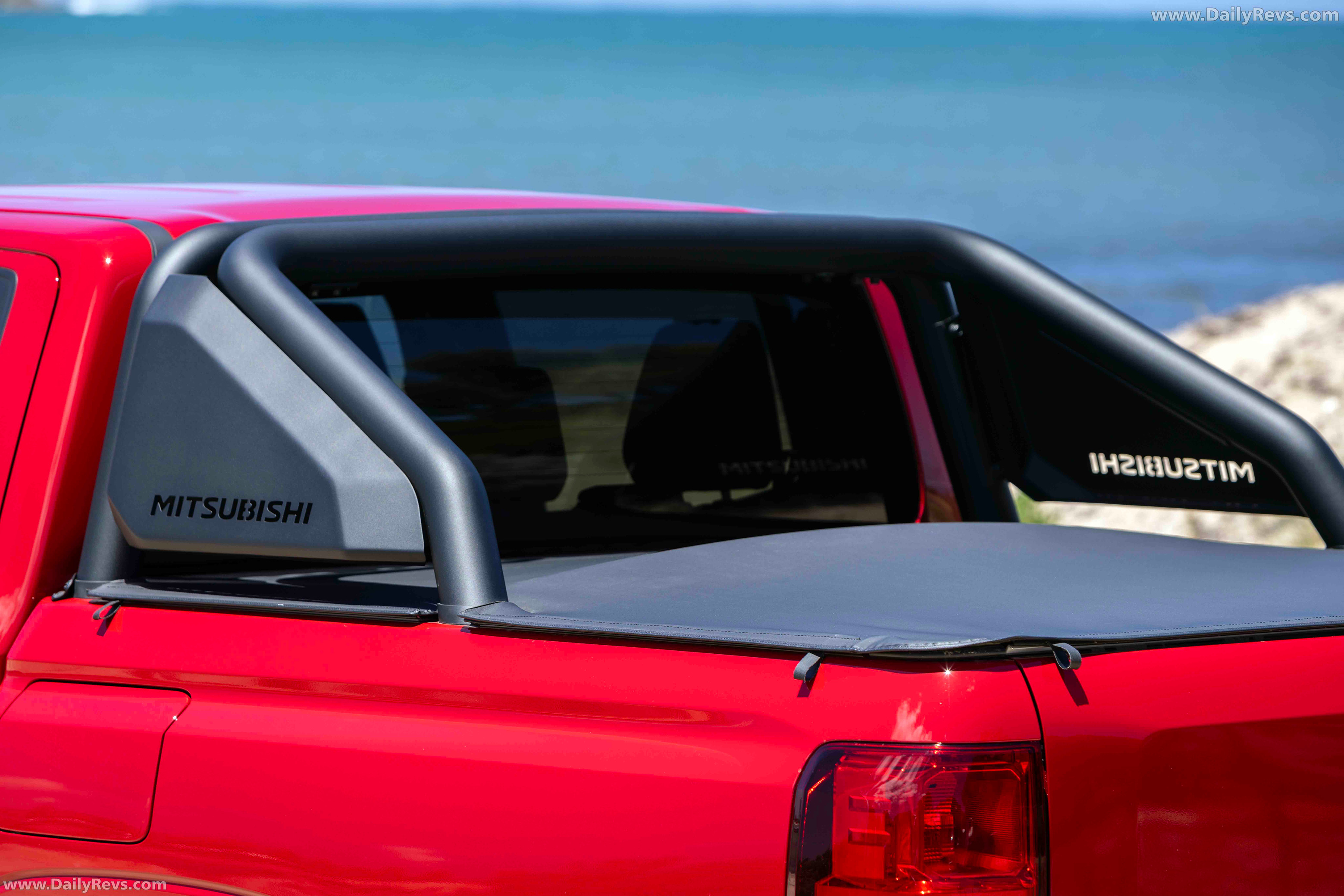 2025 Mitsubishi Triton GLX-R Exterior